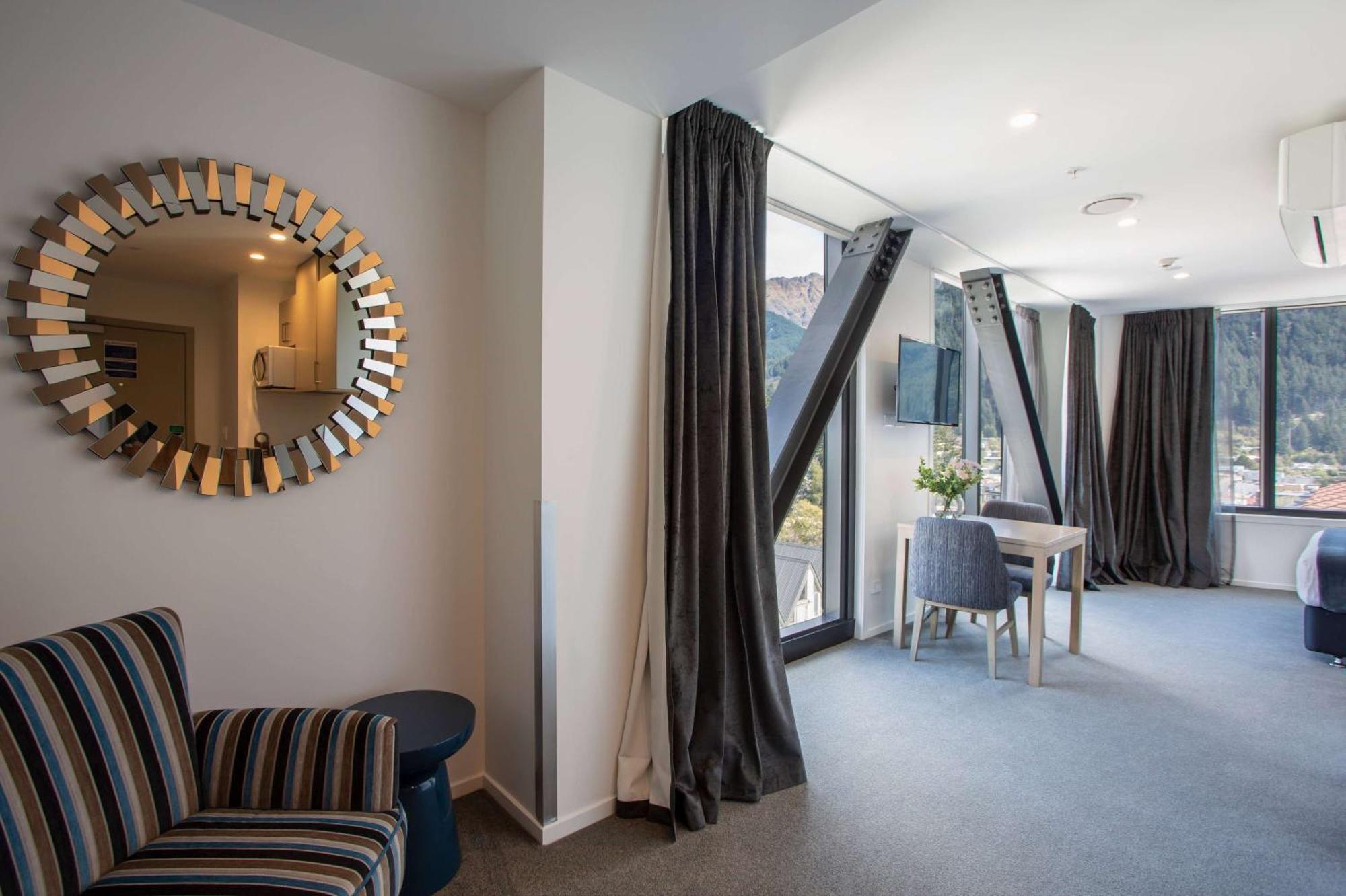 Ramada By Wyndham Queenstown Central Eksteriør bilde