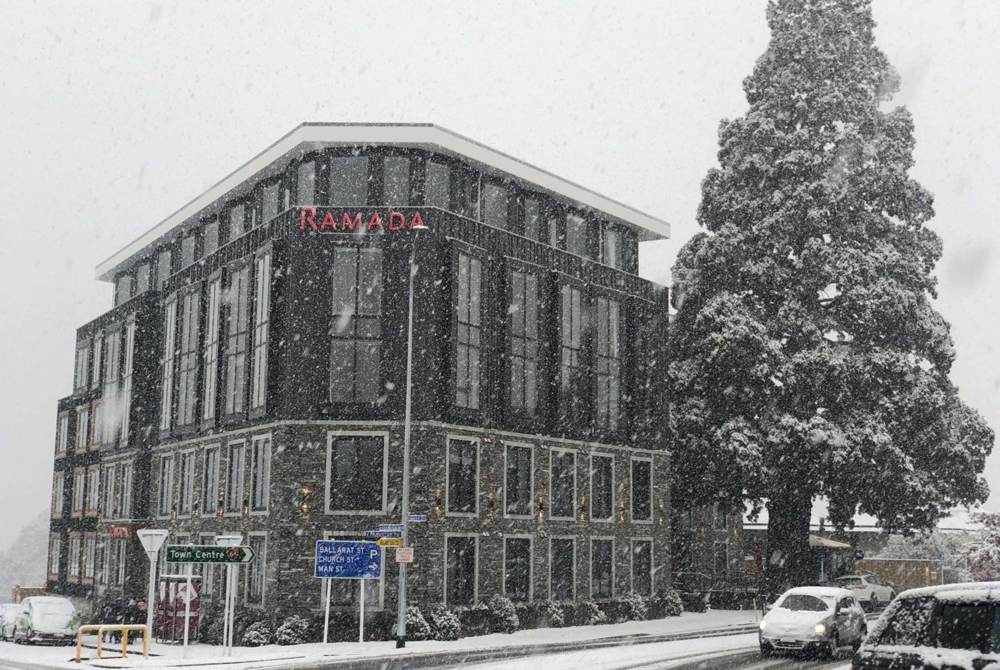 Ramada By Wyndham Queenstown Central Eksteriør bilde