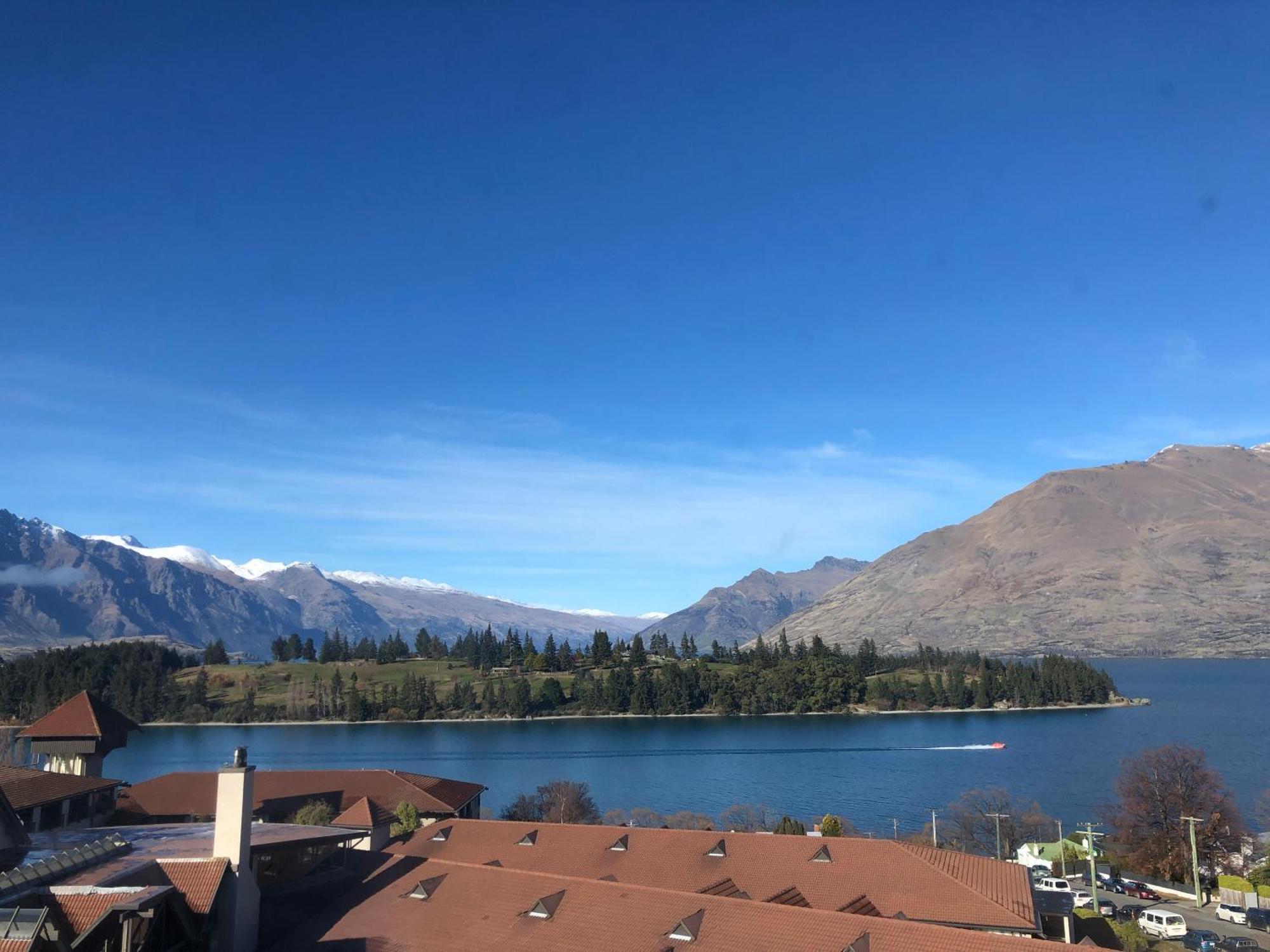 Ramada By Wyndham Queenstown Central Eksteriør bilde
